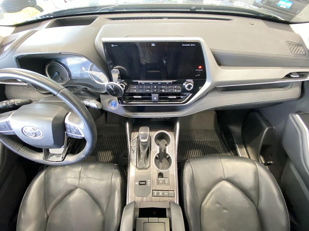 Thumbnail: 2022 Toyota Highlander - 8