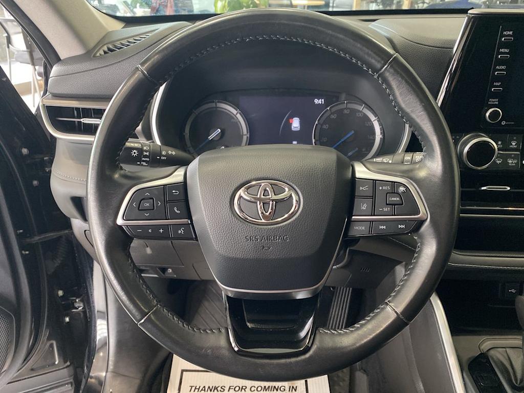 Thumbnail: 2021 Toyota Highlander - 2