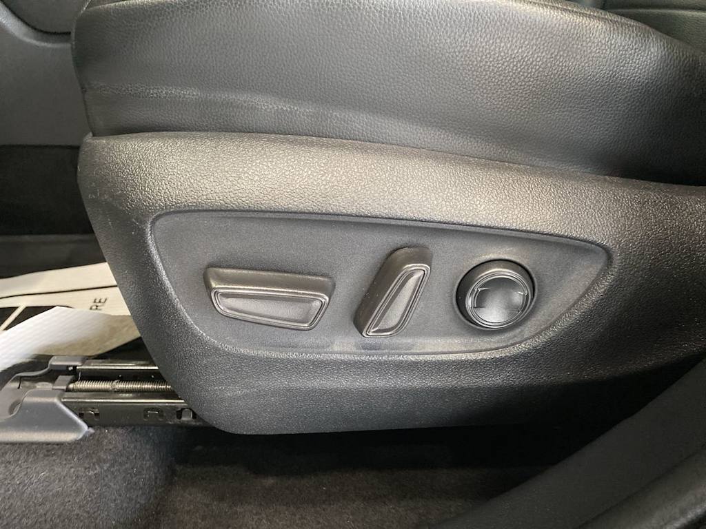 Thumbnail: 2021 Toyota Highlander - 23