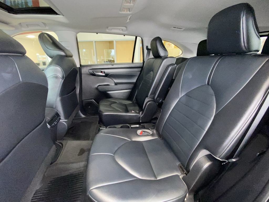 Thumbnail: 2021 Toyota Highlander - 11