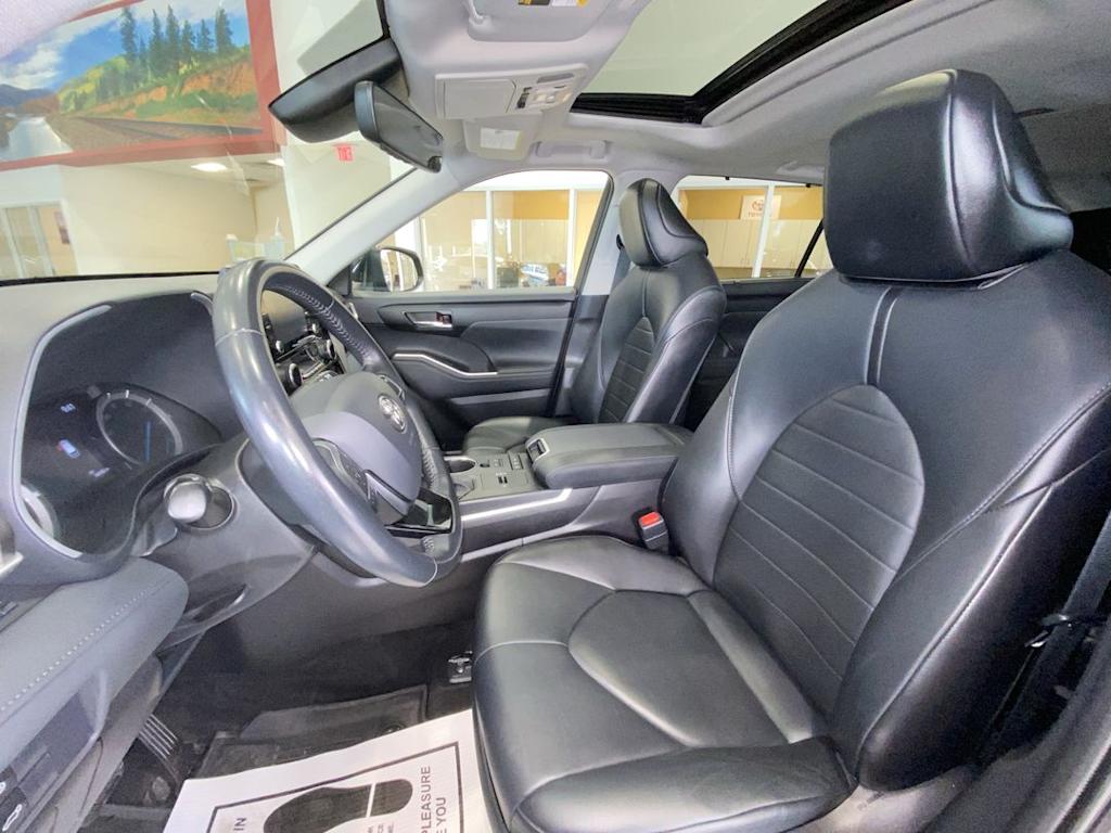 Thumbnail: 2021 Toyota Highlander - 9