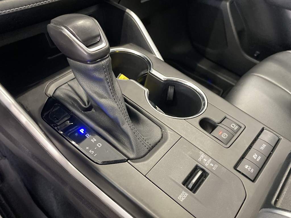 Thumbnail: 2021 Toyota Highlander - 13