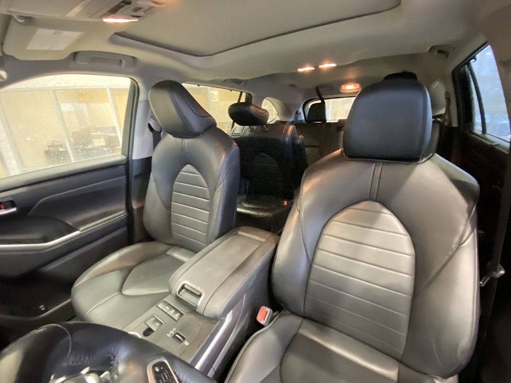 Thumbnail: 2022 Toyota Highlander - 10