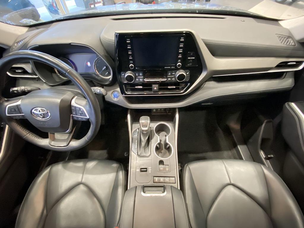 Thumbnail: 2022 Toyota Highlander - 9