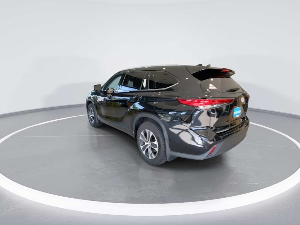 Thumbnail: 2022 Toyota Highlander - 5