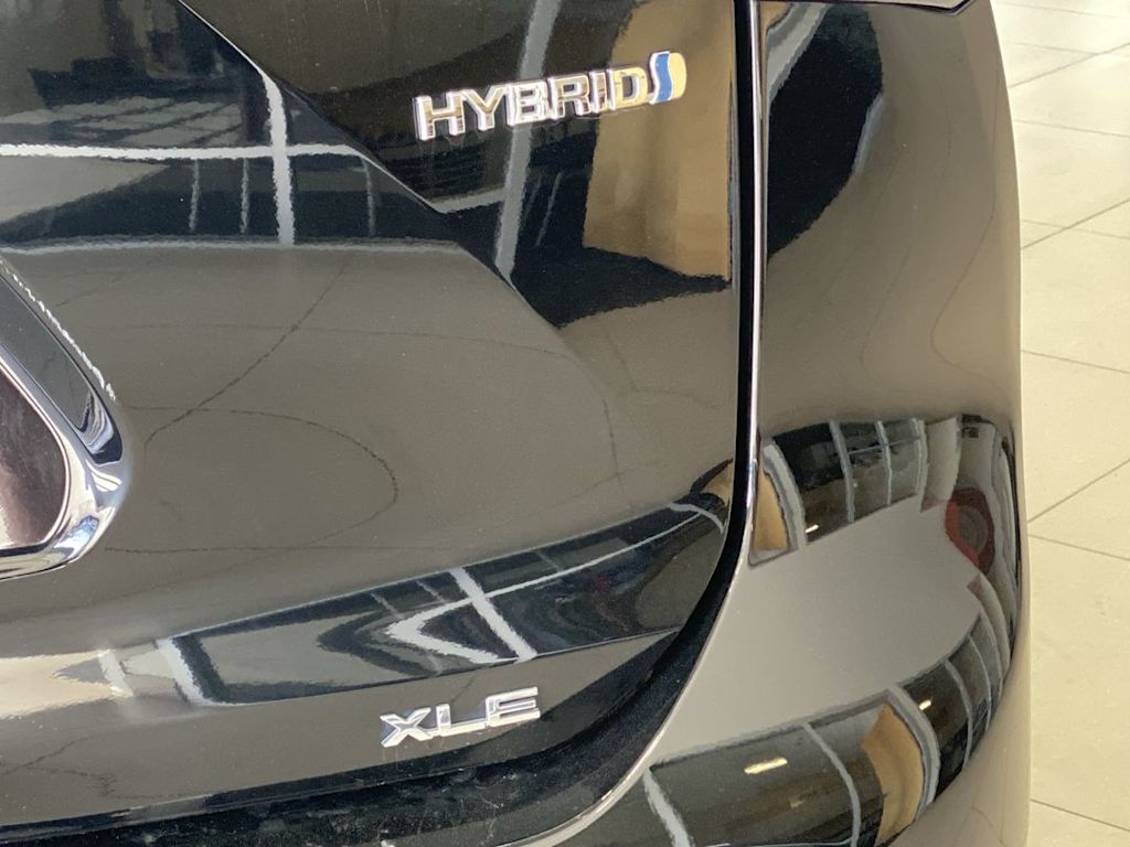 Thumbnail: 2022 Toyota Highlander - 22