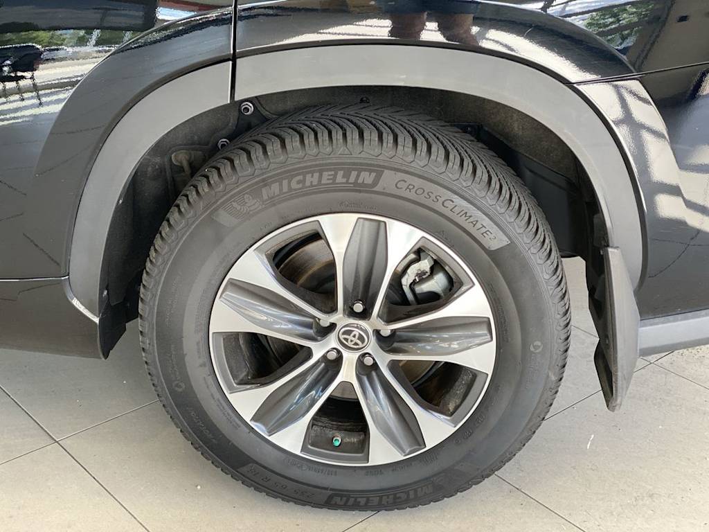 Thumbnail: 2022 Toyota Highlander - 6