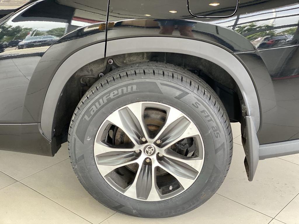 Thumbnail: 2022 Toyota Highlander - 7