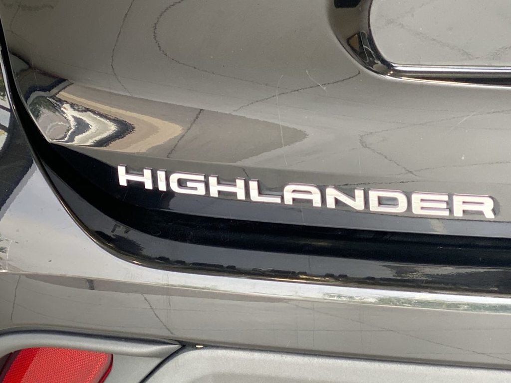 Thumbnail: 2022 Toyota Highlander - 19