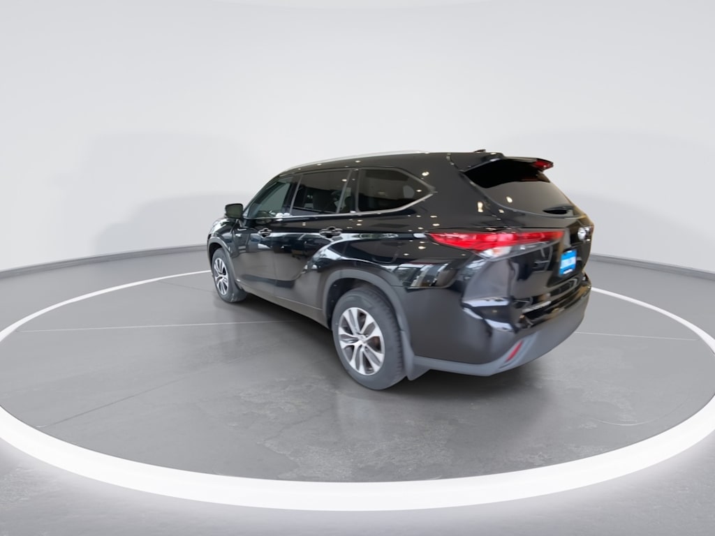 Thumbnail: 2022 Toyota Highlander - 6