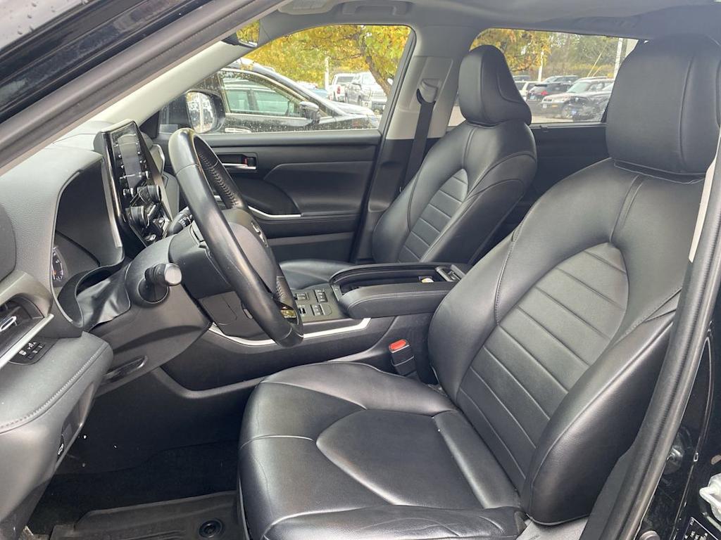 Thumbnail: 2020 Toyota Highlander - 10