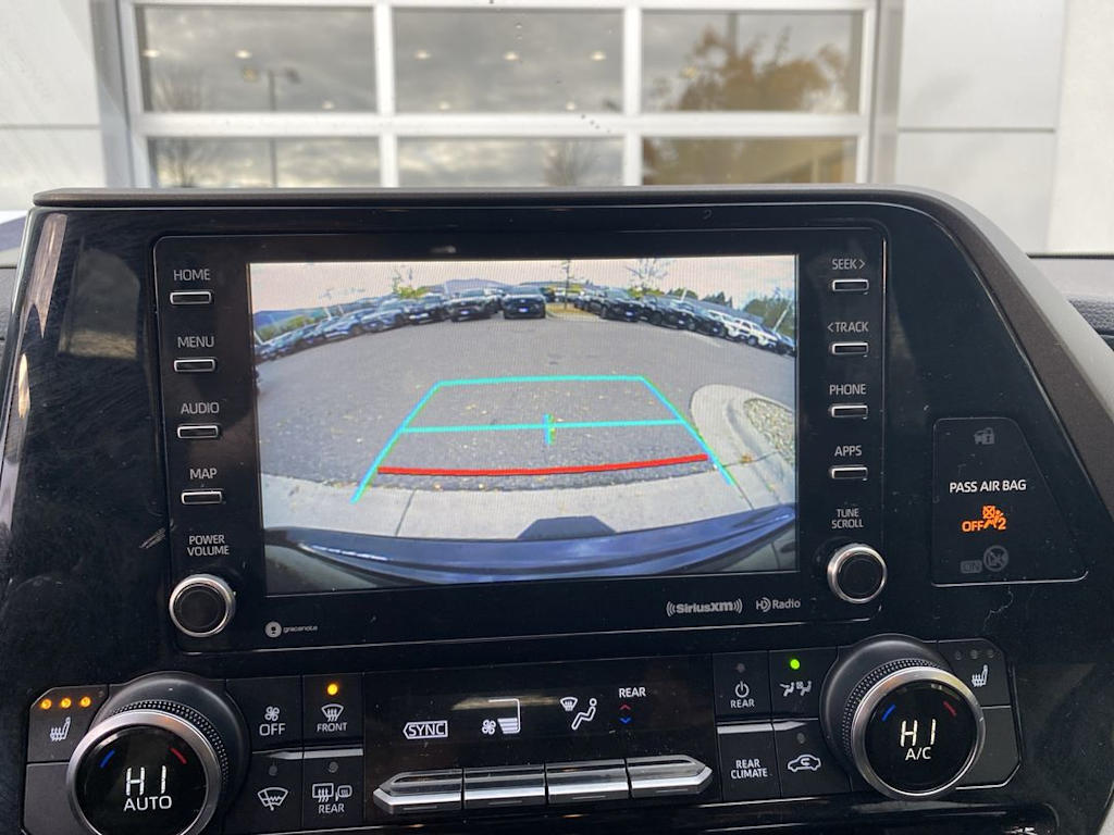 Thumbnail: 2020 Toyota Highlander - 24