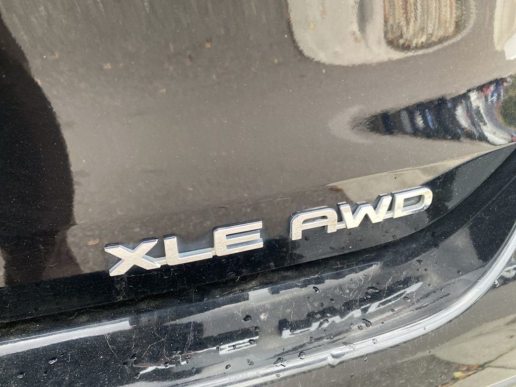 Thumbnail: 2020 Toyota Highlander - 21