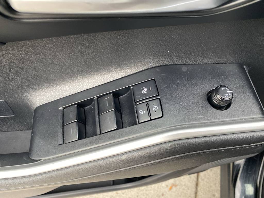 Thumbnail: 2020 Toyota Highlander - 23