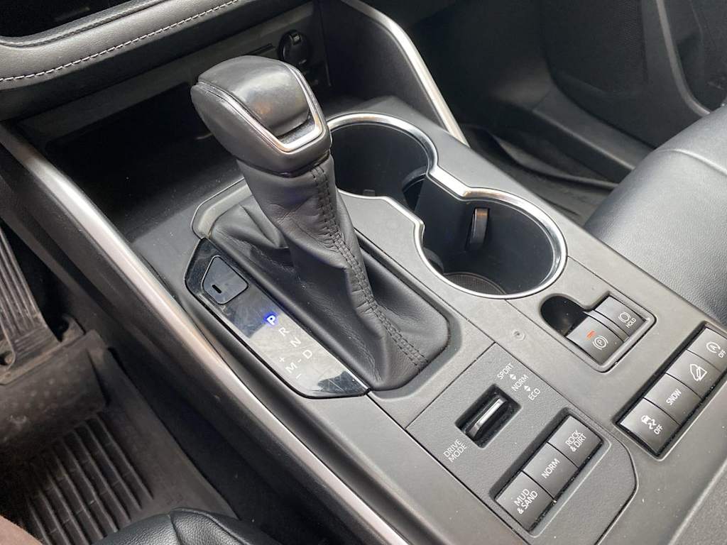 Thumbnail: 2020 Toyota Highlander - 14