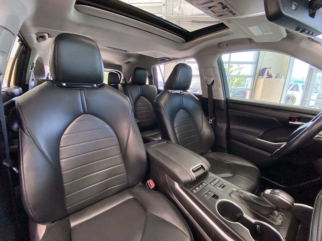 Thumbnail: 2021 Toyota Highlander - 28