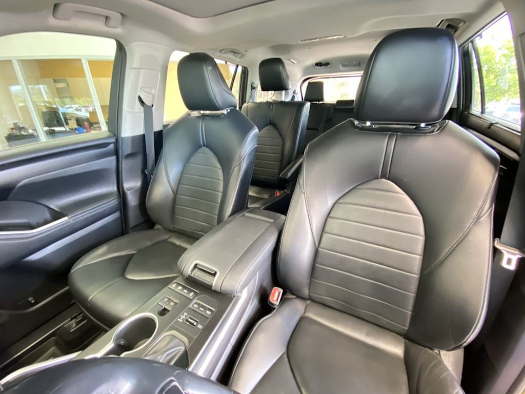 Thumbnail: 2021 Toyota Highlander - 10