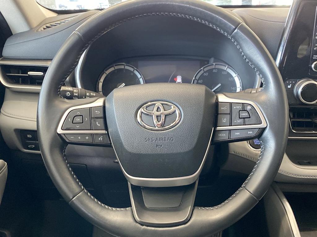 Thumbnail: 2022 Toyota Highlander - 2