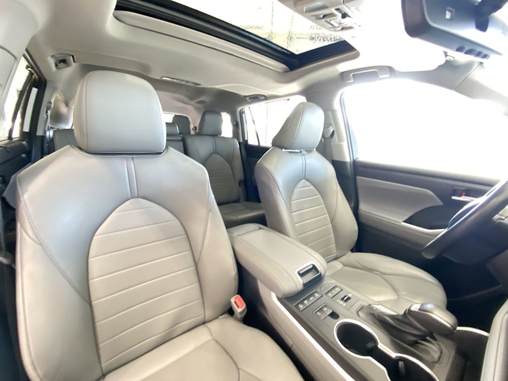 Thumbnail: 2022 Toyota Highlander - 11
