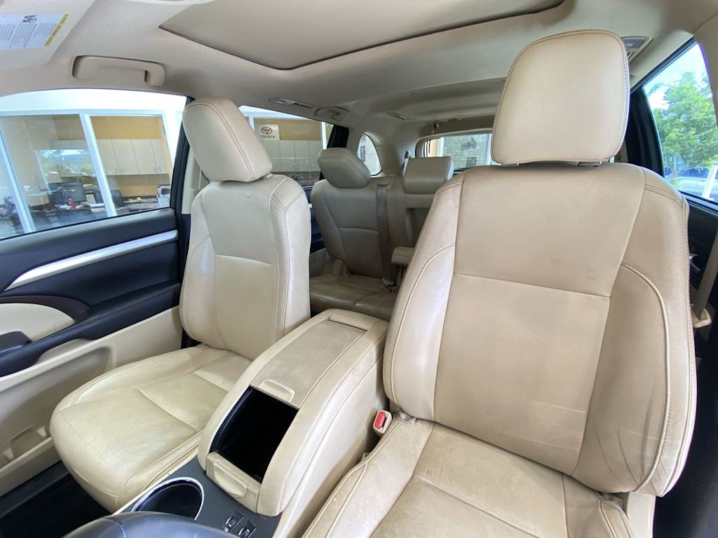 Thumbnail: 2016 Toyota Highlander - 9