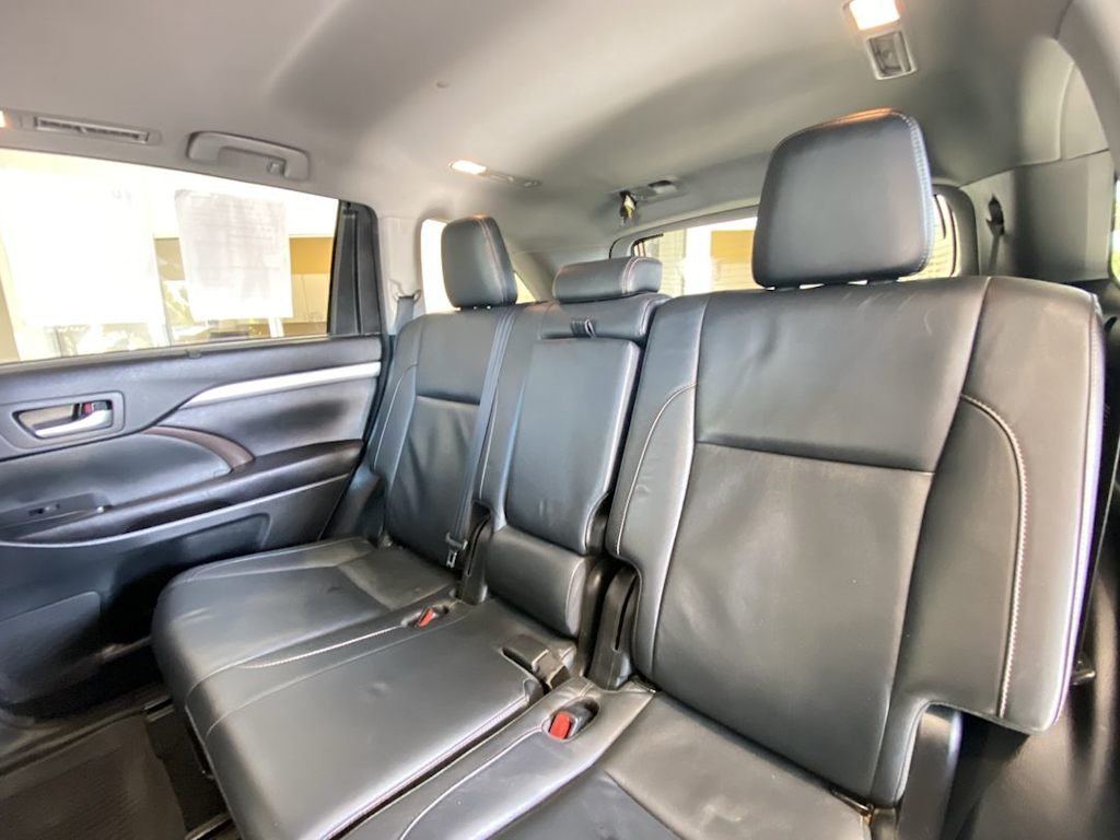 Thumbnail: 2017 Toyota Highlander - 12
