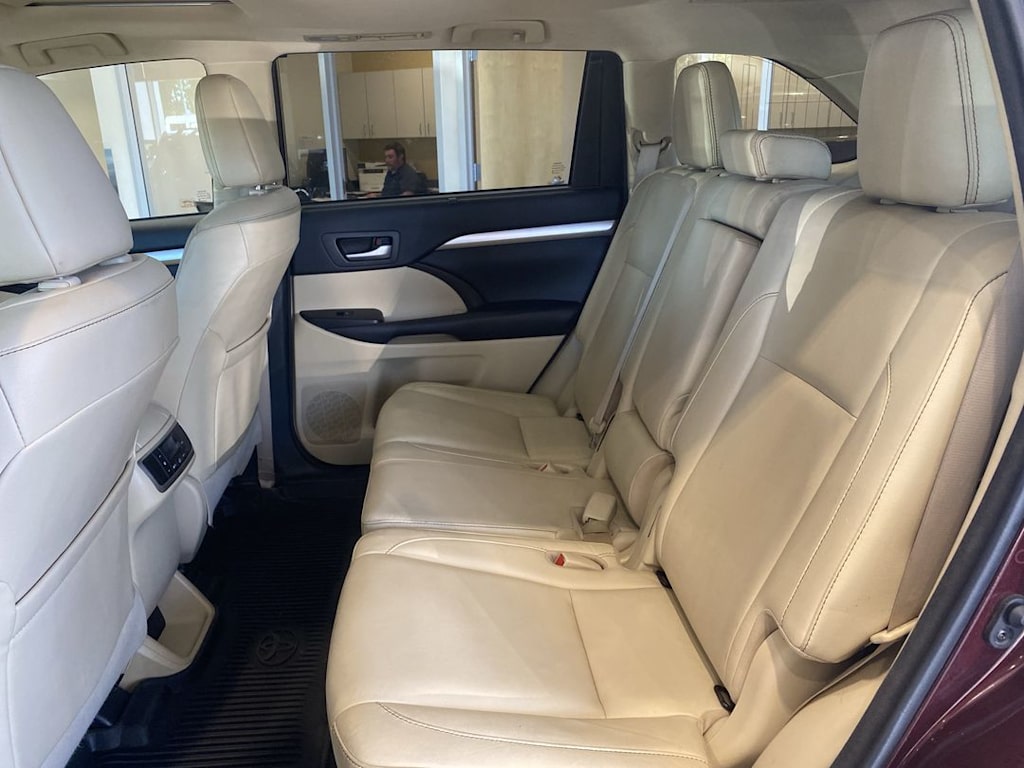 Thumbnail: 2018 Toyota Highlander - 12