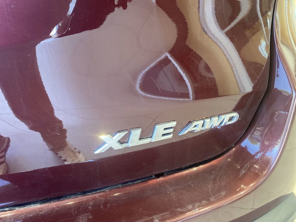 Thumbnail: 2018 Toyota Highlander - 21