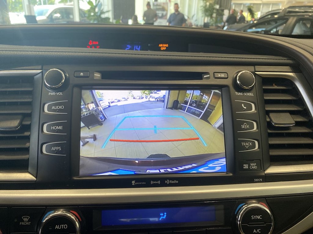 Thumbnail: 2018 Toyota Highlander - 24