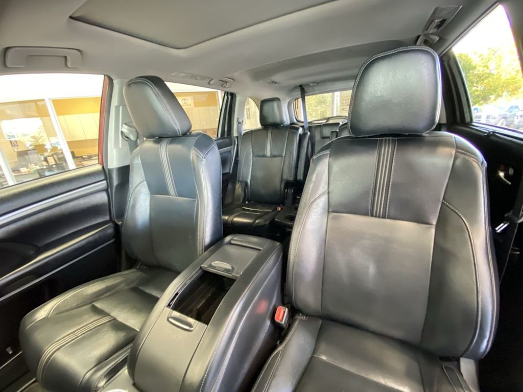 Thumbnail: 2018 Toyota Highlander - 10