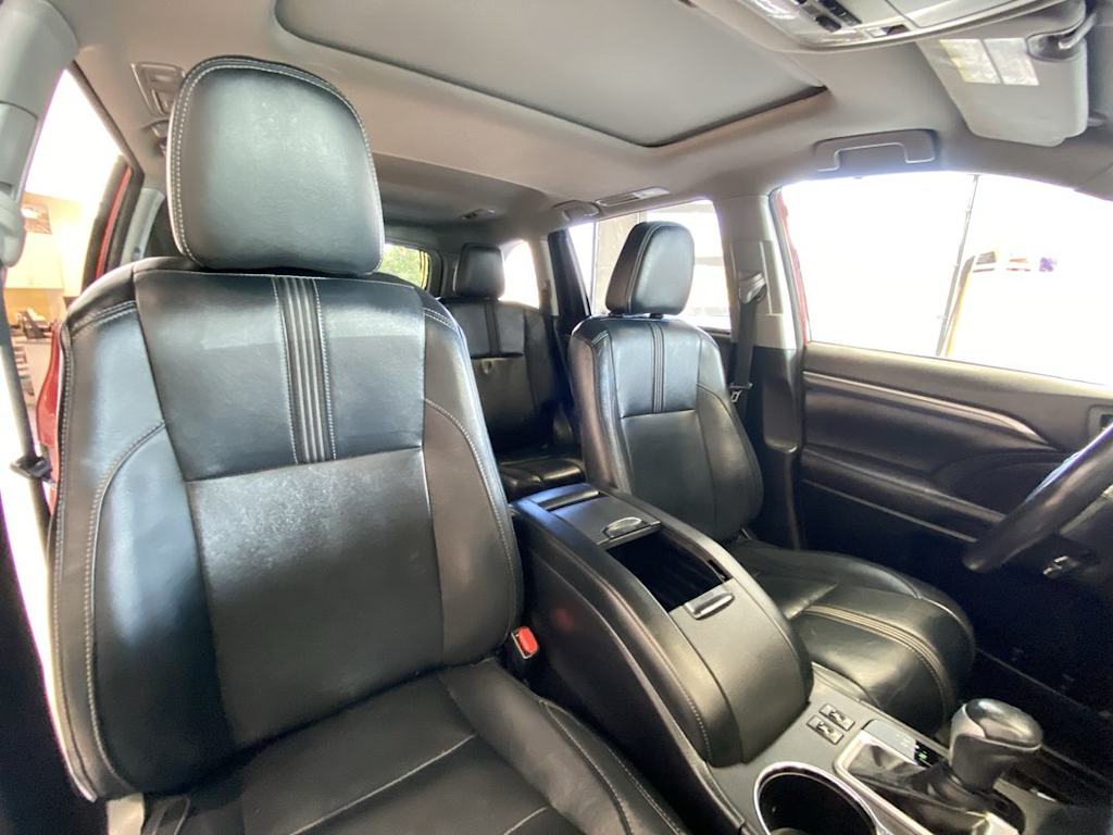 Thumbnail: 2018 Toyota Highlander - 11