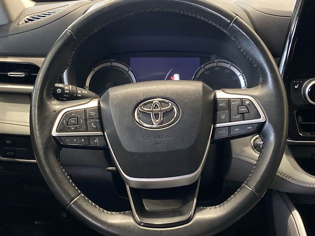 Thumbnail: 2023 Toyota Highlander - 2
