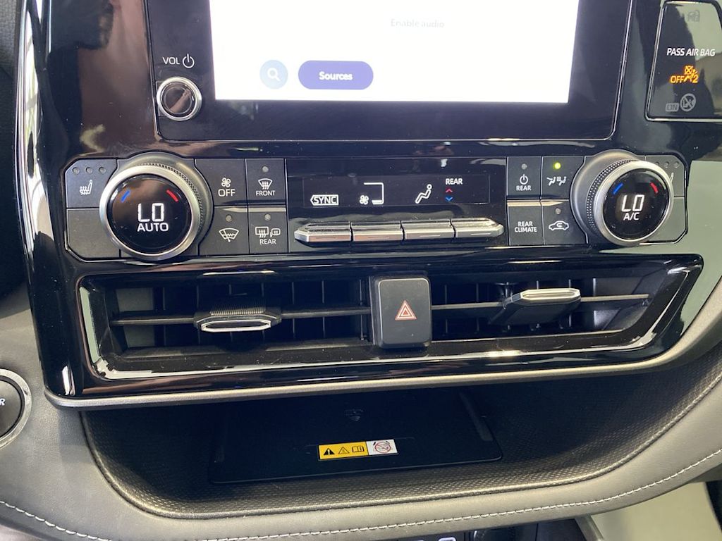 Thumbnail: 2023 Toyota Highlander - 25