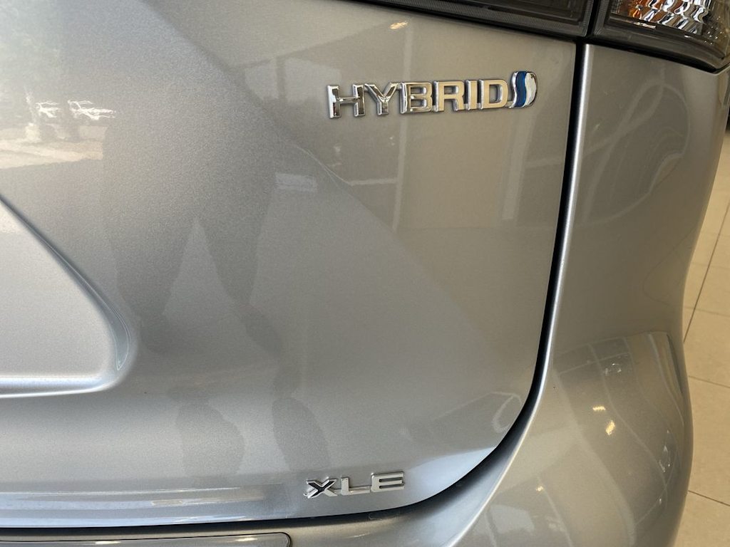 Thumbnail: 2023 Toyota Highlander - 21