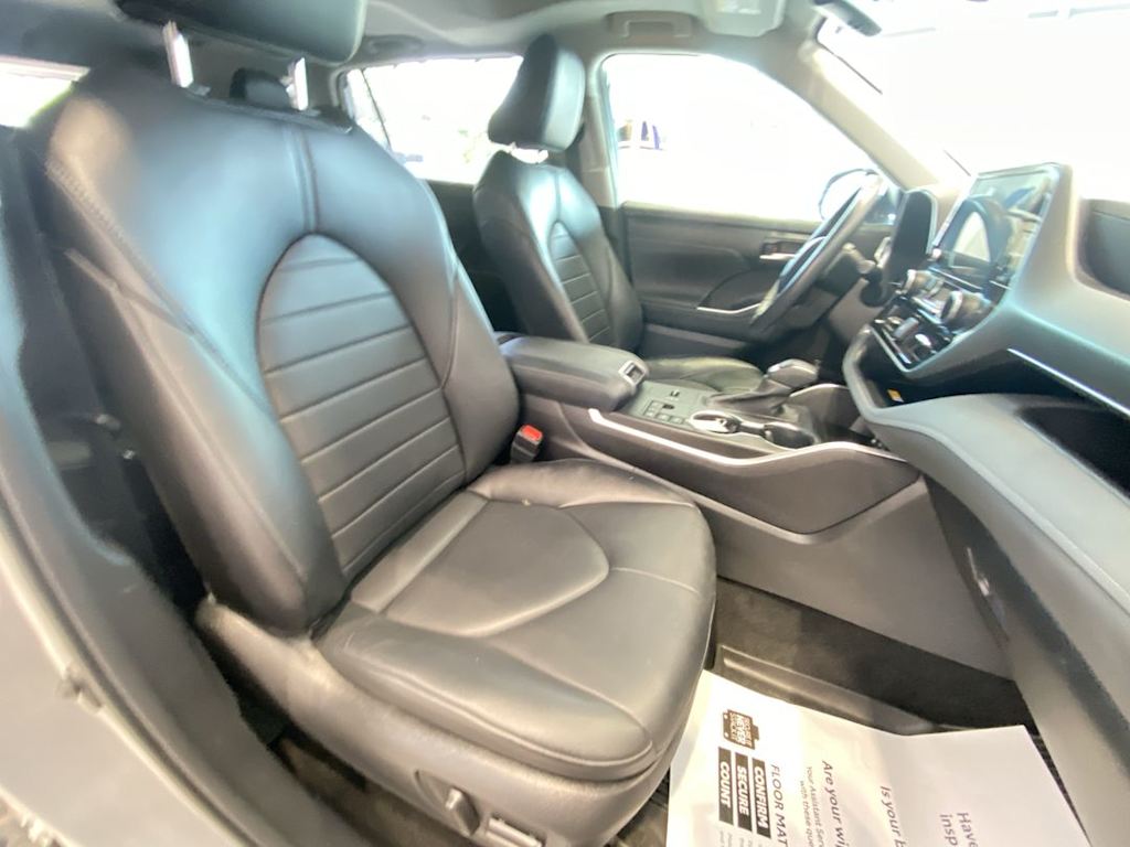 Thumbnail: 2023 Toyota Highlander - 28