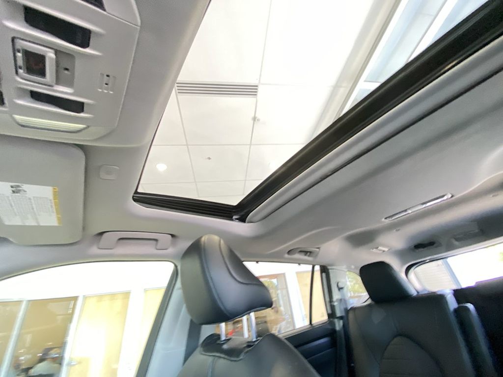 Thumbnail: 2023 Toyota Highlander - 26