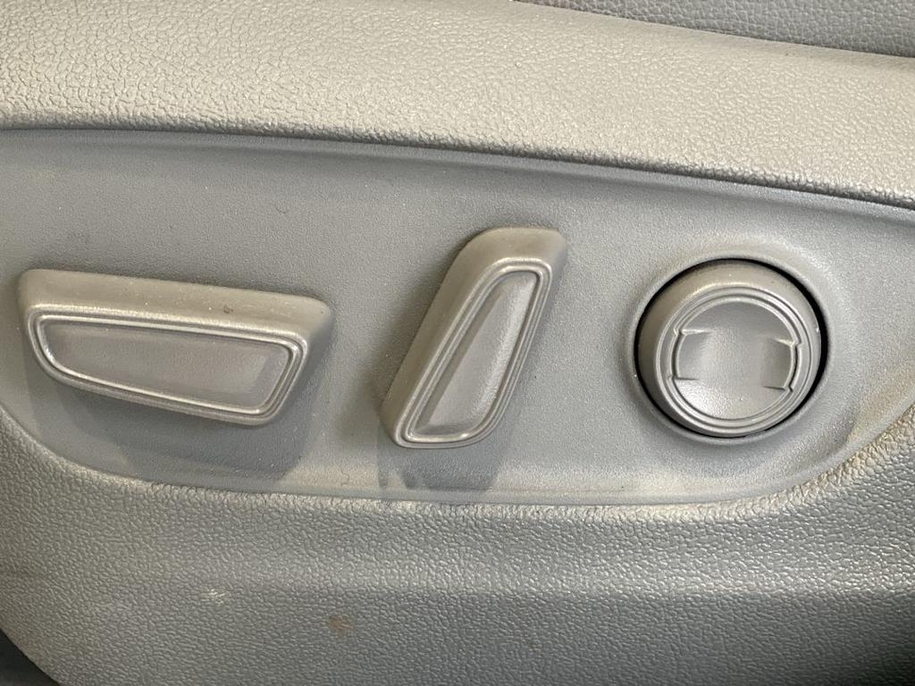 Thumbnail: 2023 Toyota Highlander - 22