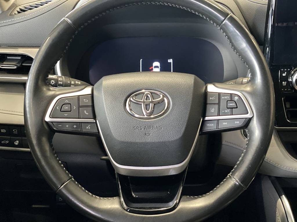 Thumbnail: 2023 Toyota Highlander - 2