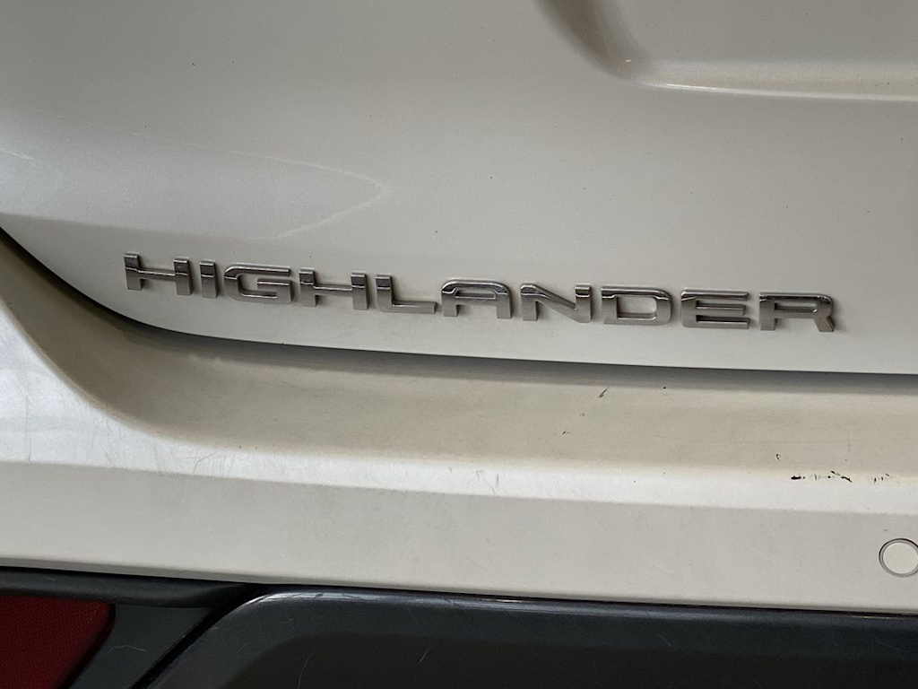 Thumbnail: 2023 Toyota Highlander - 7