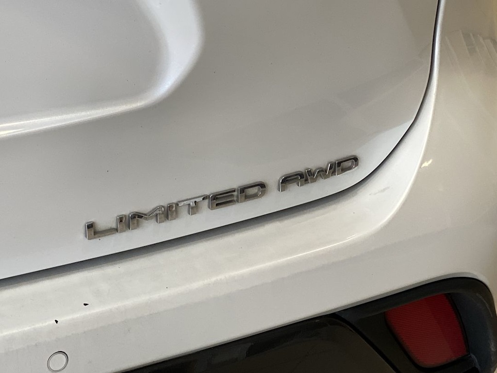 Thumbnail: 2023 Toyota Highlander - 21