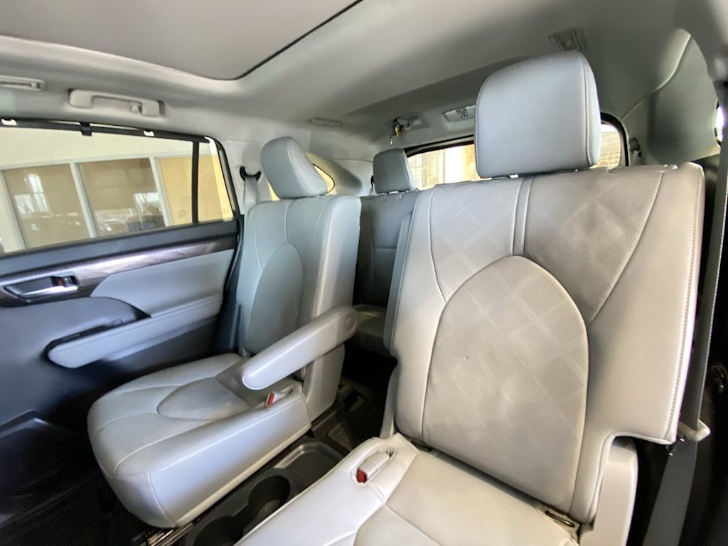 Thumbnail: 2023 Toyota Highlander - 12