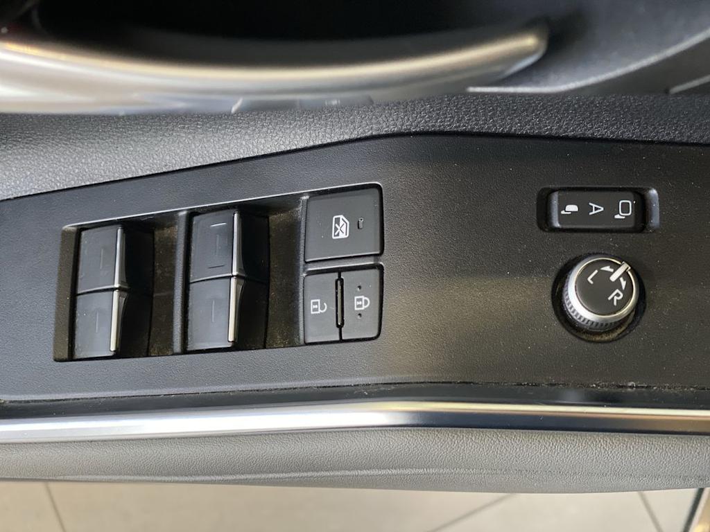 Thumbnail: 2023 Toyota Highlander - 23