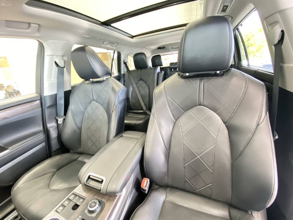 Thumbnail: 2023 Toyota Highlander - 8