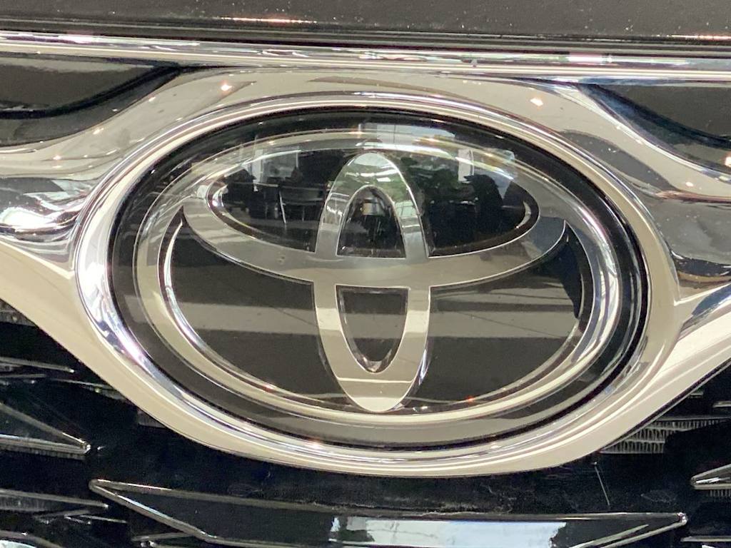 Thumbnail: 2023 Toyota Highlander - 20
