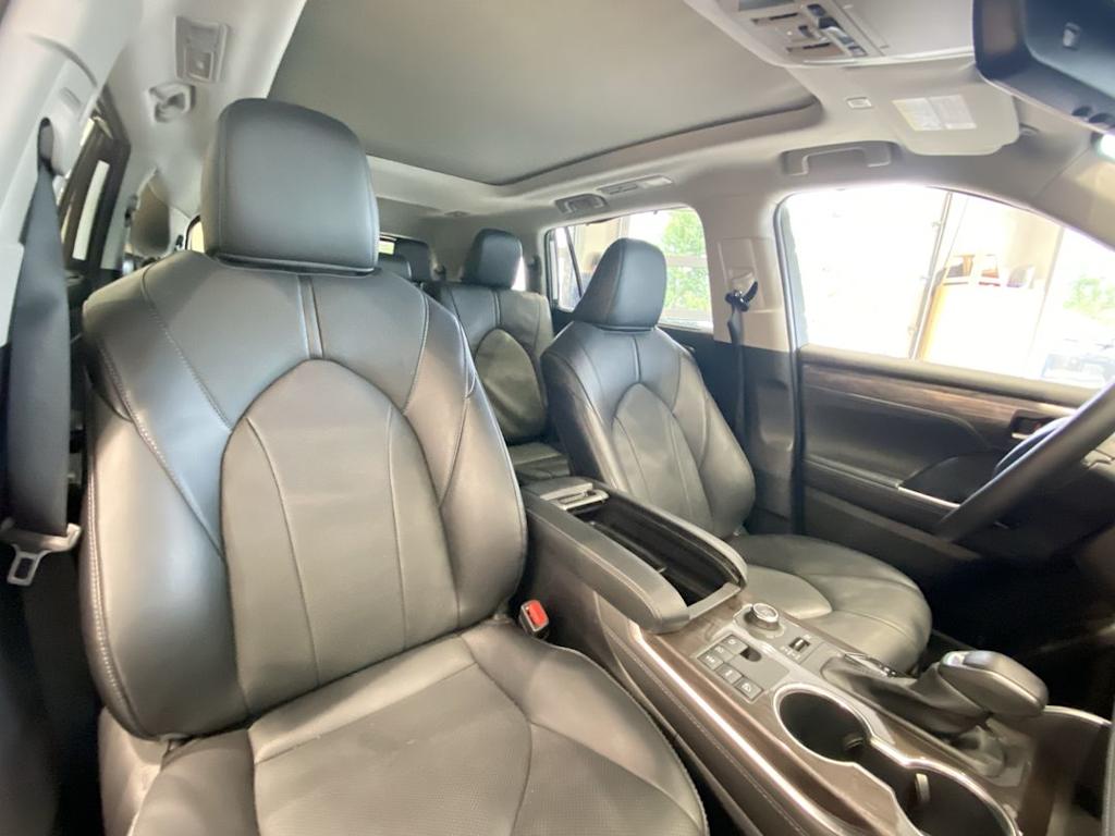 Thumbnail: 2025 Toyota Highlander - 9