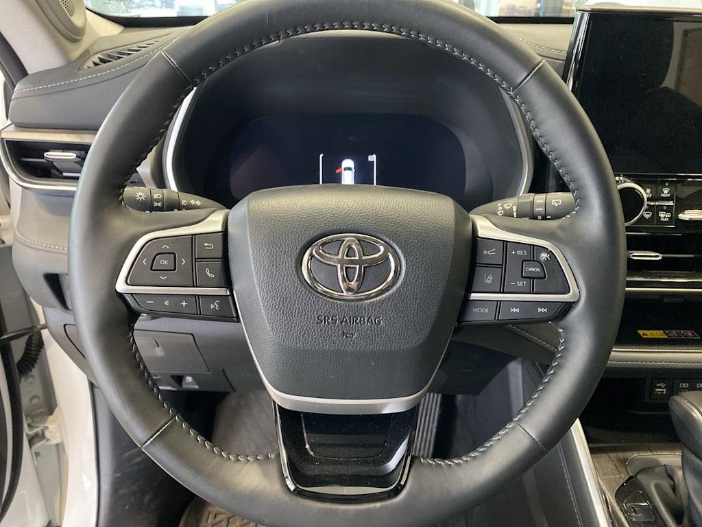 Thumbnail: 2025 Toyota Highlander - 2