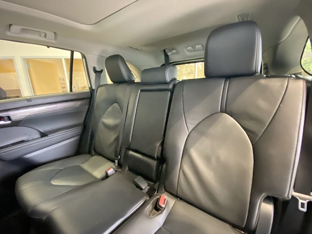 Thumbnail: 2025 Toyota Highlander - 10