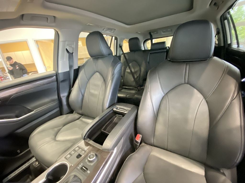 Thumbnail: 2025 Toyota Highlander - 8