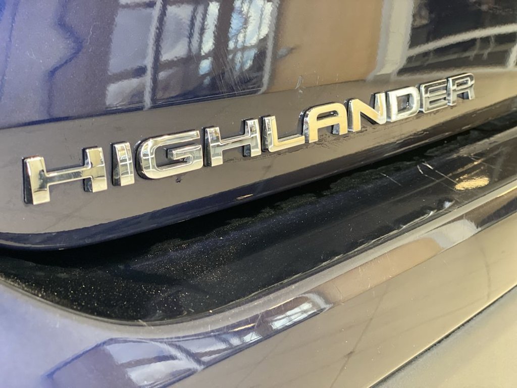 Thumbnail: 2023 Toyota Highlander - 6