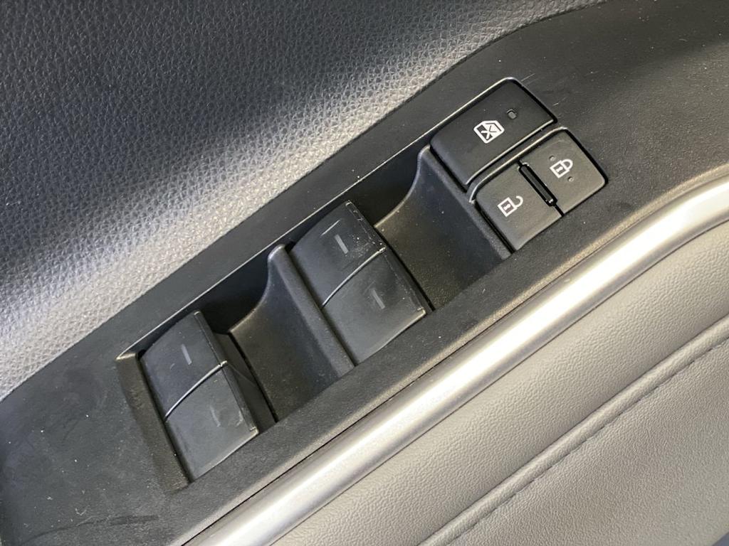 Thumbnail: 2023 Toyota Highlander - 23