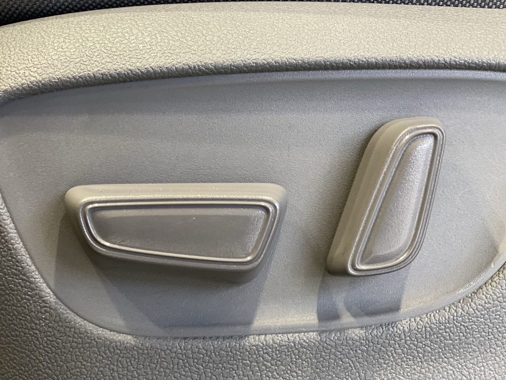 Thumbnail: 2023 Toyota Highlander - 22